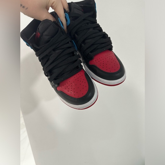 Wmns Air Jordan 1 High OG “NC to Chi” - Picture 4 of 5